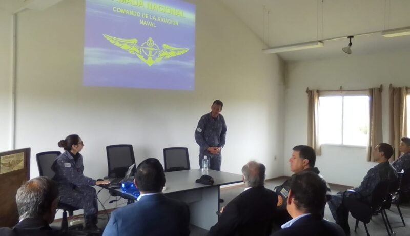 Participamos de la ceremonia de fin de curso (CP-14) en la Escuela de Aviación Naval (ESANA).